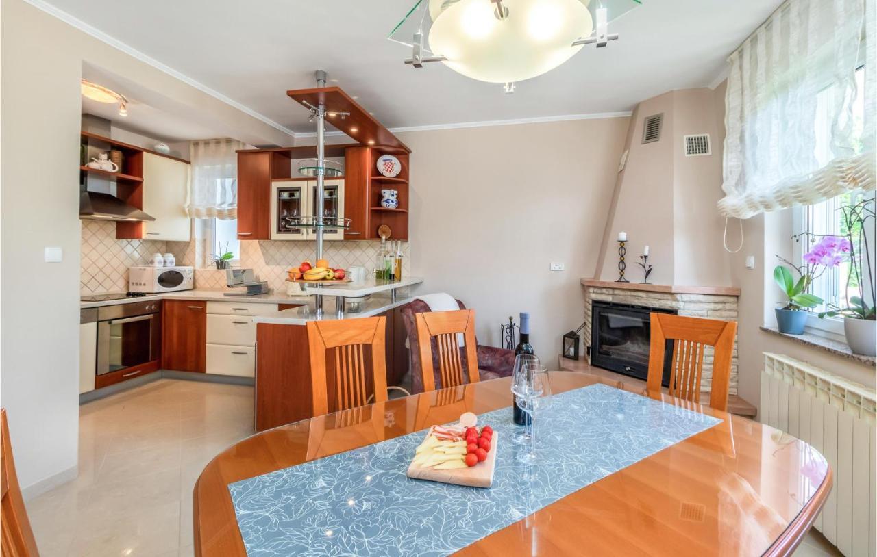 1 Bedroom Awesome Apartment In Kampor Exterior photo