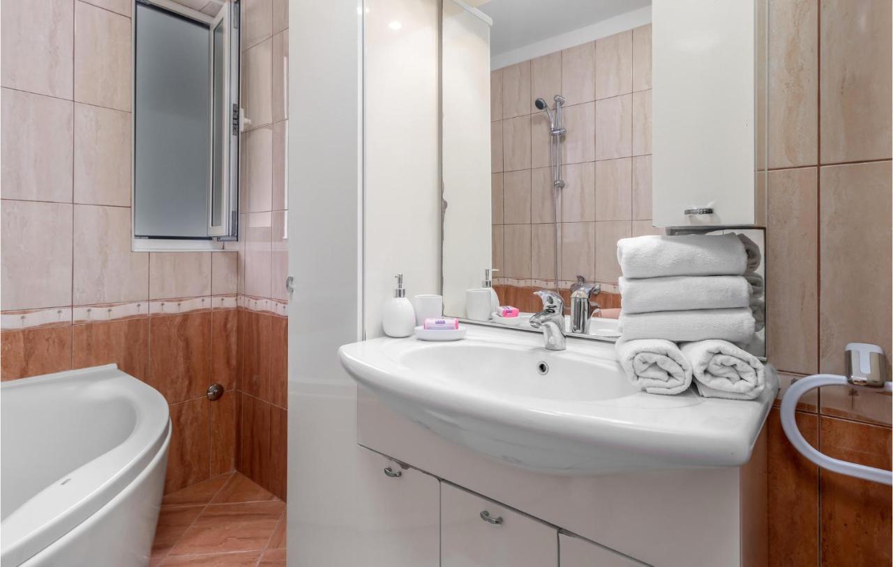 1 Bedroom Awesome Apartment In Kampor Exterior photo