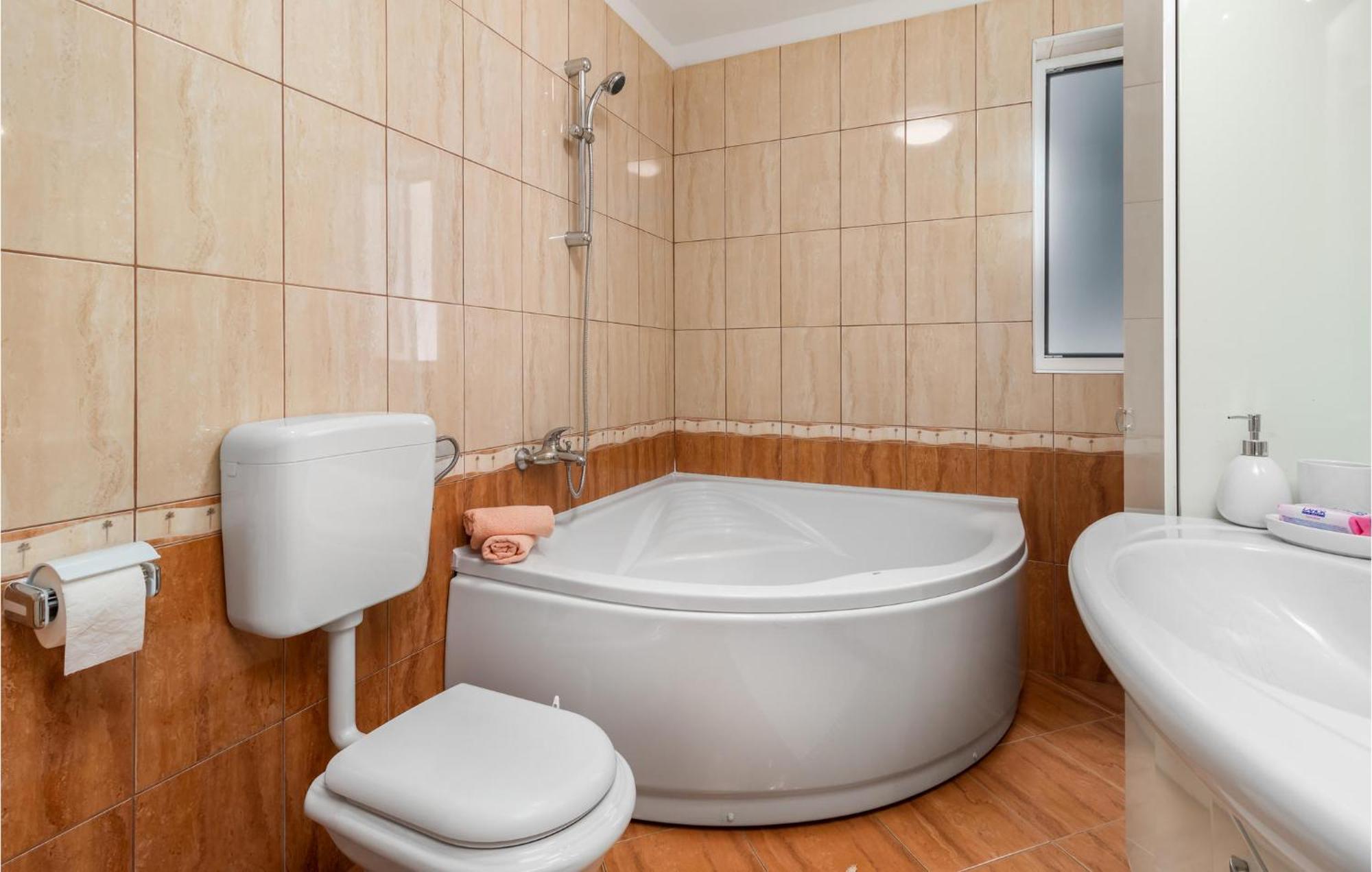 1 Bedroom Awesome Apartment In Kampor Exterior photo